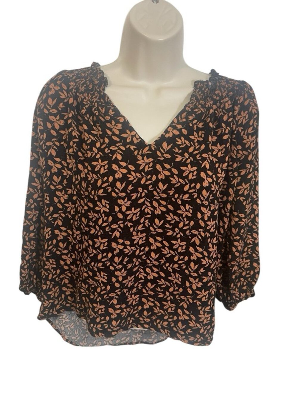BOBEAU Women's Size Medium Floral 3/4 Sleeve Top Blouse Smocked Neck READ